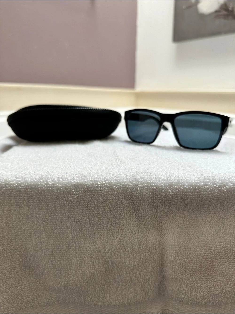 Costa Del Mar Paunch 580P Black Frame Sunglasses with Blue Lenses